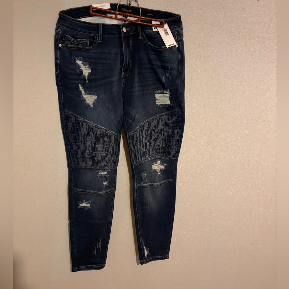 Bnwt Judy Blue size 16W mid rise skinny‎ fit jeans